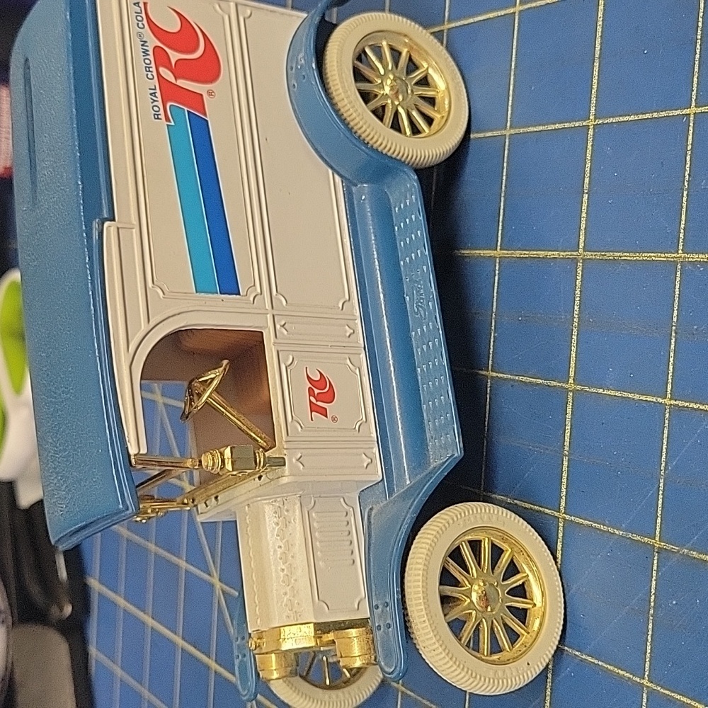 Royal Crown Cola RC Bank Car Preloved - Picture 3 of 7